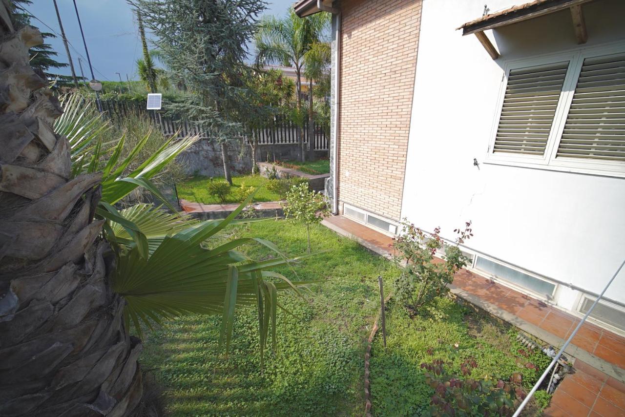 Etna Rooftop Apartment Педара Экстерьер фото